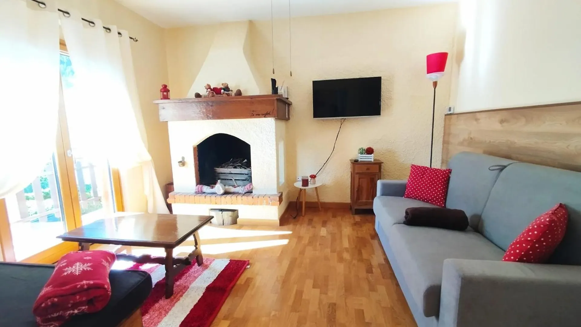 Appartamento Acero Rosso Borno 0*,  Italy